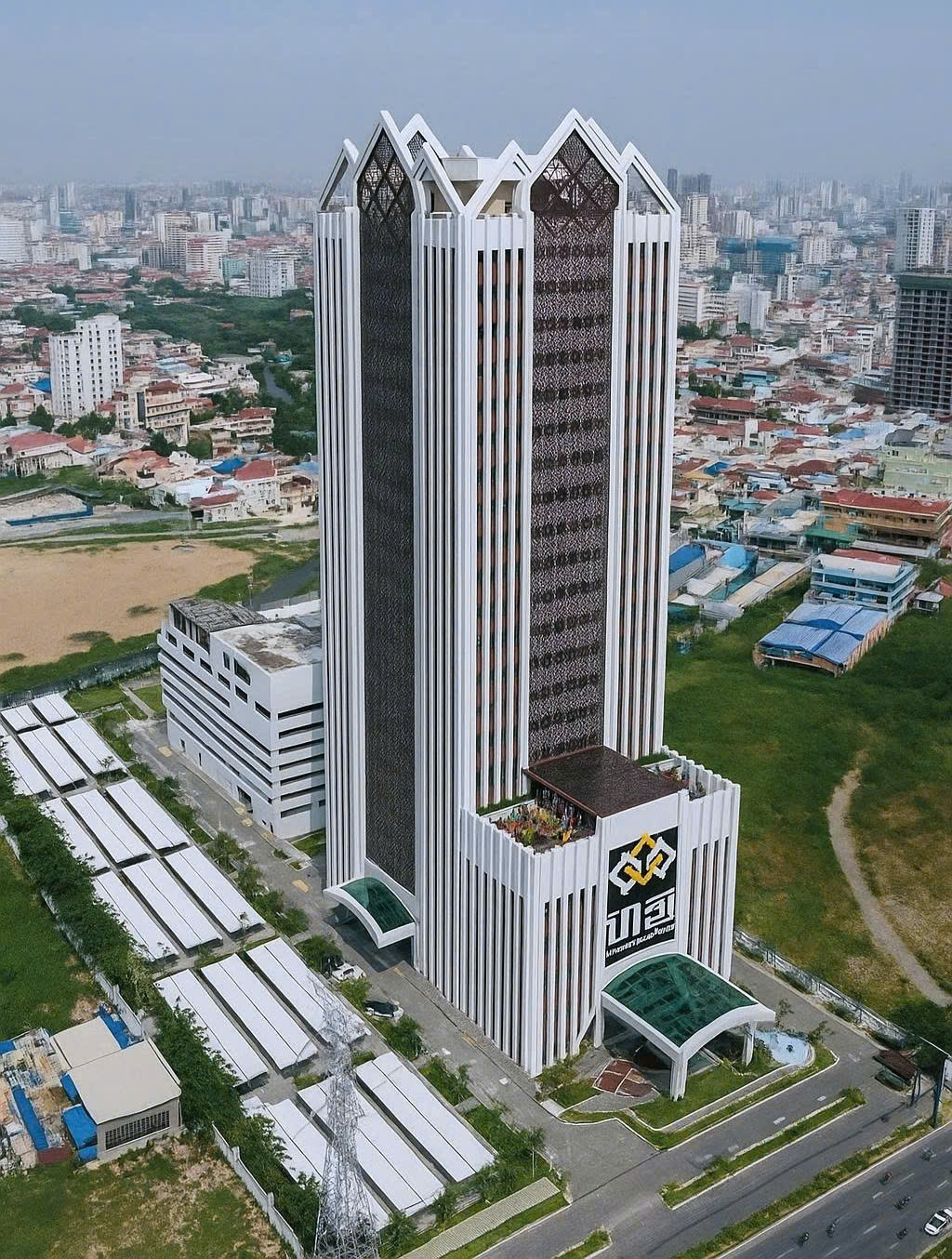 6. Hattha Bank Tower